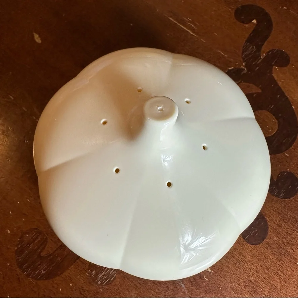 Tupperware Veggie Keeper Garlic - Picture 2 of 4